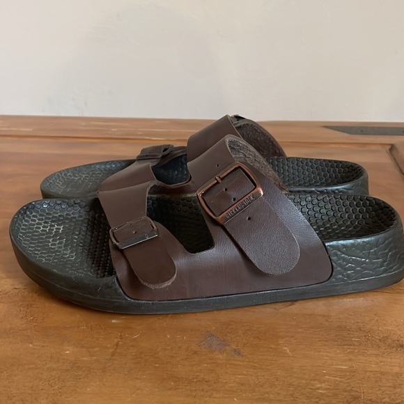 Sandals_&_Flip_Flops